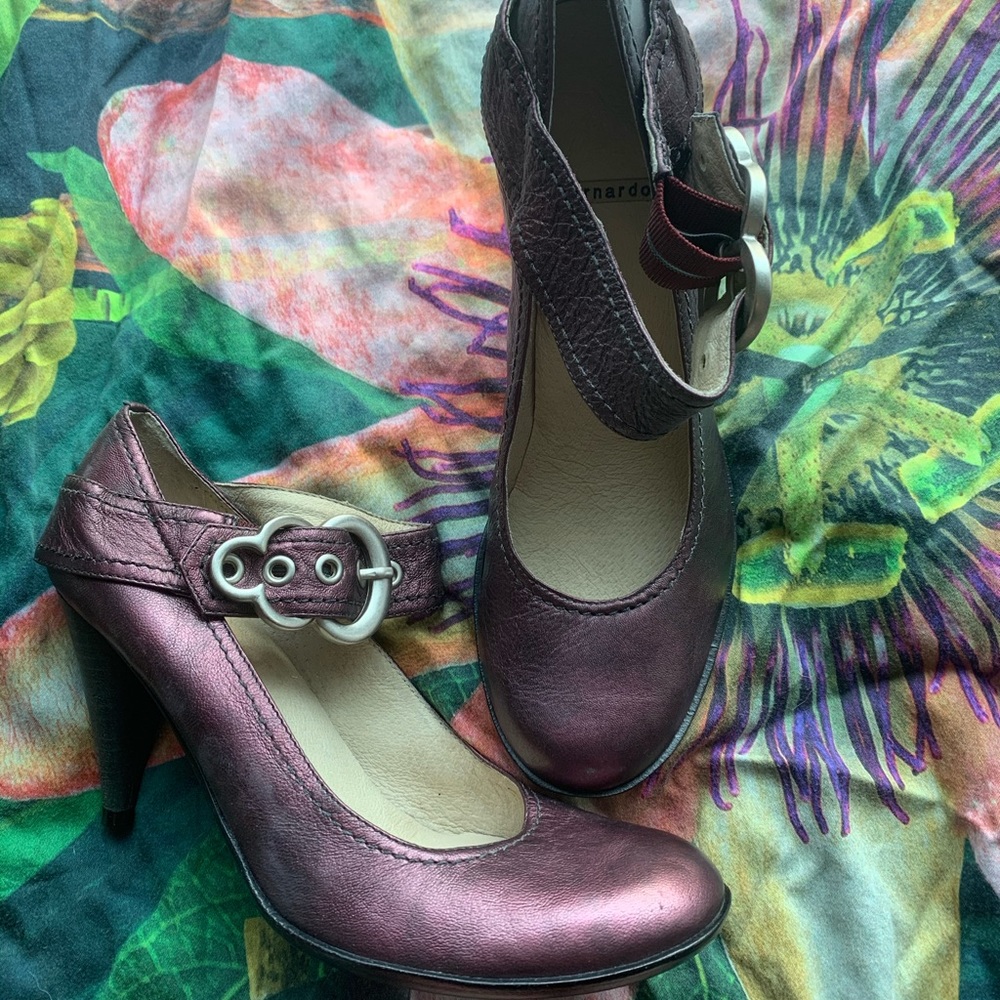Like-New Plum Purple Bernardo Heels